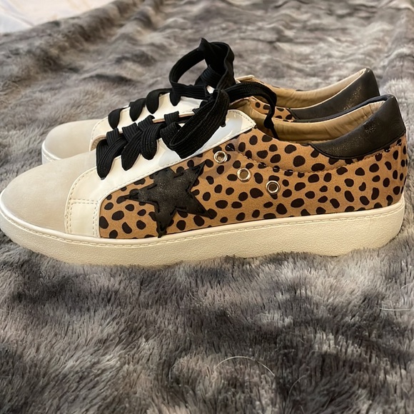 VICI Dash Faux Suede Cheetah Sneakers - Picture 3 of 6